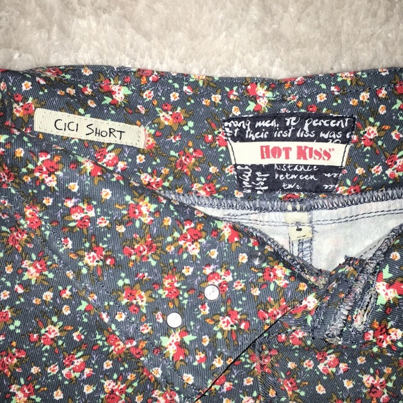 Floral high waisted shorts - Picture 5 of 6